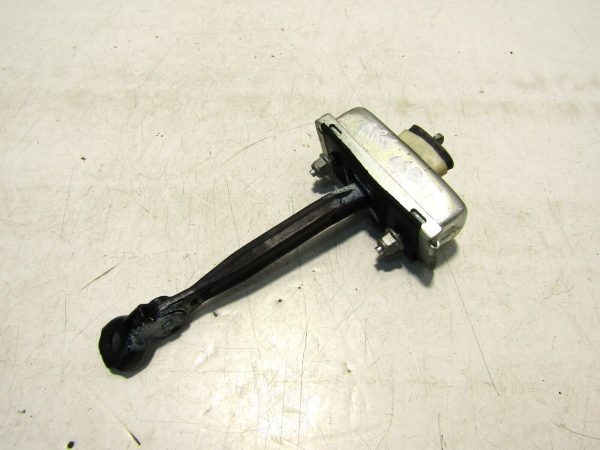 RANGE ROVER EVOQUE 2015-19 NEARSIDE LEFT REAR DOOR CHECK STRAP LR027611