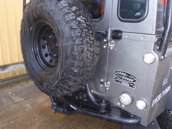 Safety Devices Swing-Away Spare Wheel Carrier