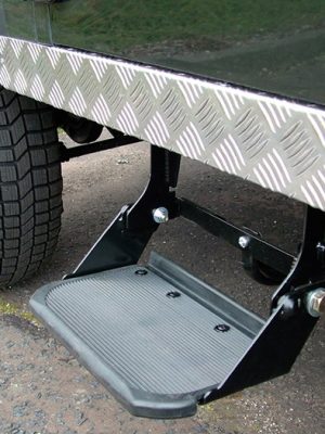 Land Rover Defender (2007 onwards) Side Step - Folding - LR020614MT