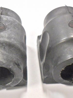 Land Rover Discovery 3 - Rear Anti Roll Bar Bushes x 2 - LR015336(2)