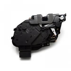 RANGE ROVER SPORT / EVOQUE - REAR LEFT HAND DOOR LATCH (N/S) - LR011303