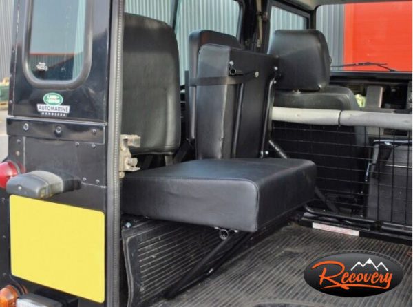 LAND ROVER DEFENDER 90 >2007- INDIVIDUAL INWARD FACING REAR SEAT BLACK - DA4067