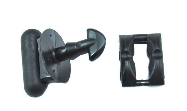 LAND ROVER DISCOVERY 2 BATTERY COVER TURNBUCKLE & RECEIVER CLIP - DZM100060/70