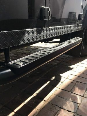 LAND ROVER Defender 110 2 door ‘Fire & Ice’ style Ebony side steps (2)RE110B+bk