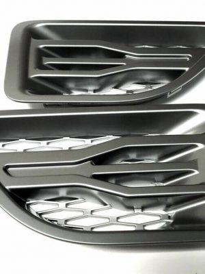 Range Rover Sport 2005-2010 -  Grey Side Vents & Silver Mesh And Bar-RE9037