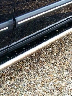 DISCOVERY 2 TD5 /V8 -  SIDE STEPS -WITH STAINLESS STEEL FINISH - PAIR STC50032