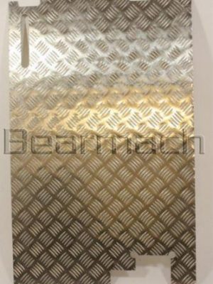 LAND ROVER DEFENDER 90 INNER REAR DOOR - NO WIPER CHEQUER PLATE PROTECTOR-RE2067