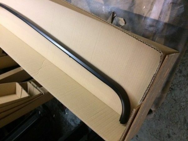 Land Rover Discovery 3/4 2004>2016 Side Step Trim Edging Strip Replacement BLACK